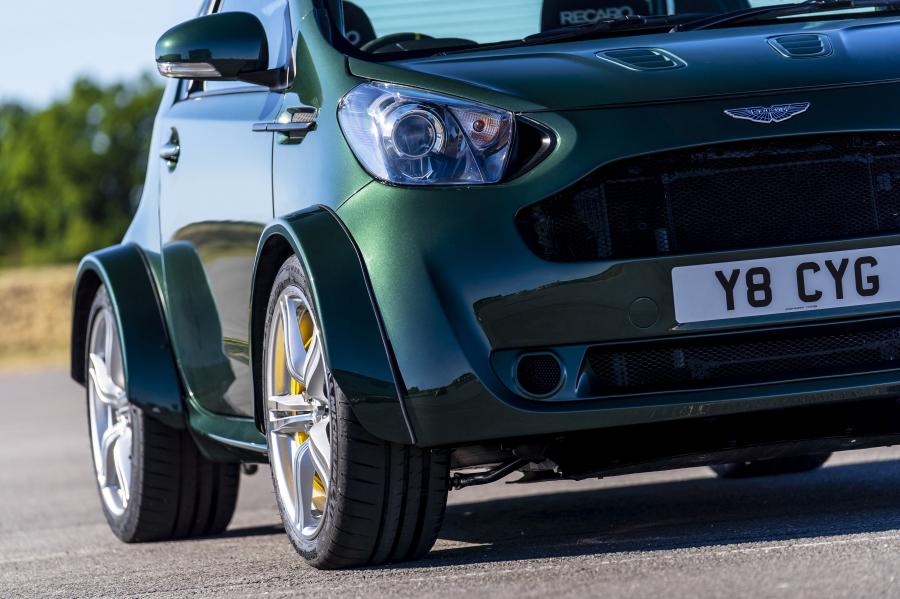 Детали экстерьера Aston Martin V8 Cygnet 2018 года  (фото 3 из 13)